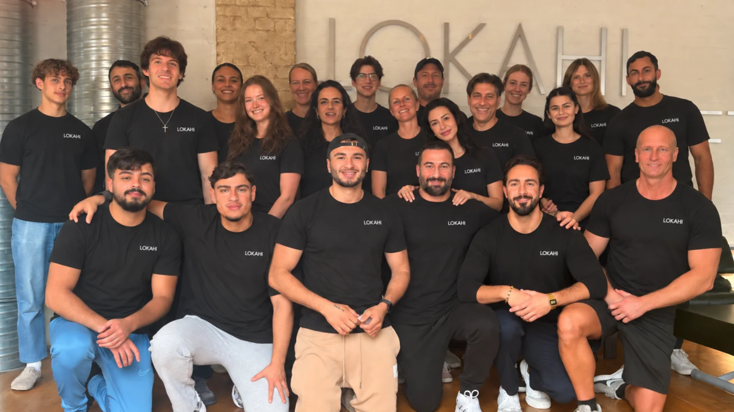 Team-Gruppenfoto des Lokahi Loft Berlin